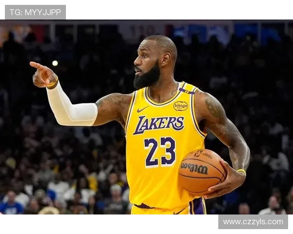 基迪上半场表现全能7中4贡献12分4篮板5助攻引领球队攻势 基迪上半场表现全能7中4贡献12分4篮板5助攻引领球队攻势