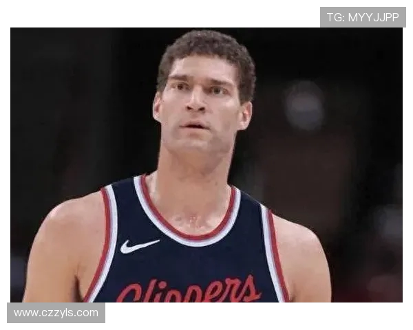 洛佩斯状态低迷出战十九分钟仅得三分两板脚步缓慢难撑雄鹿内线